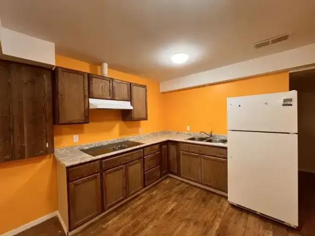 3 Bedroom Apartment Calgary AB 104181105