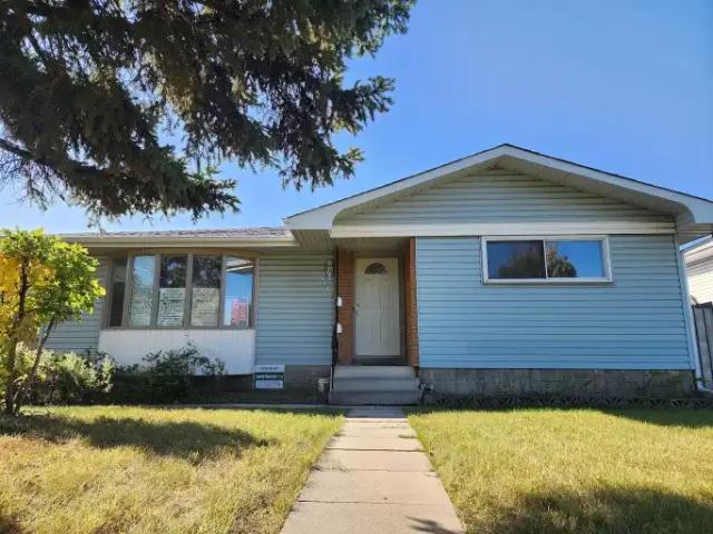 3 Bedroom Apartment Calgary AB 104181167