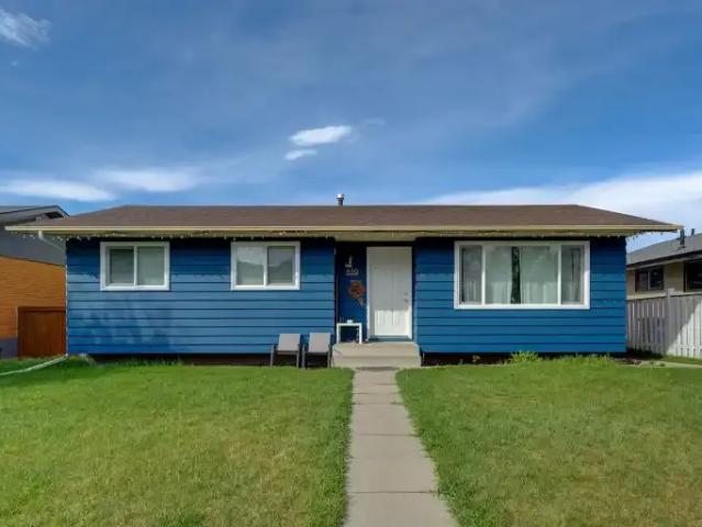 3 Bedroom Apartment Calgary AB 104181372