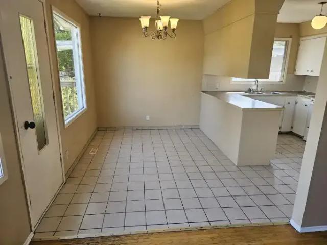 3 Bedroom Apartment Calgary AB 104181384