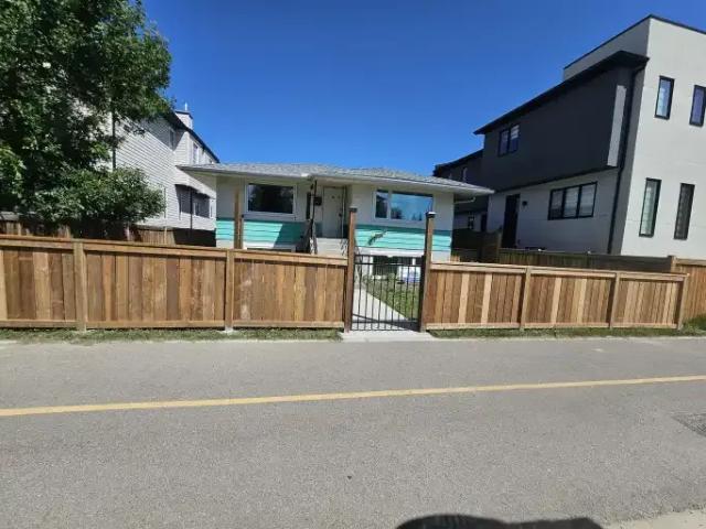 3 Bedroom Apartment Calgary AB 104181761