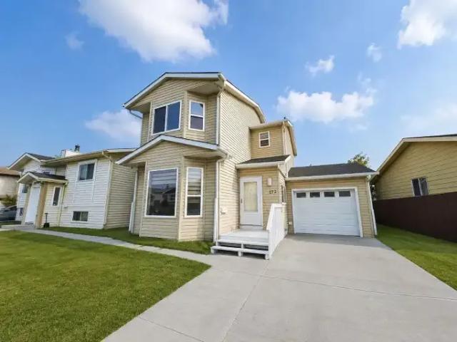 3 Bedroom Apartment Calgary AB 104181982