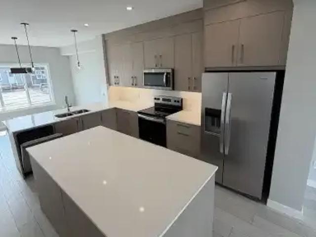 3 Bedroom Apartment Calgary AB 104182256