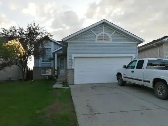 3 Bedroom Apartment Calgary AB 104224354