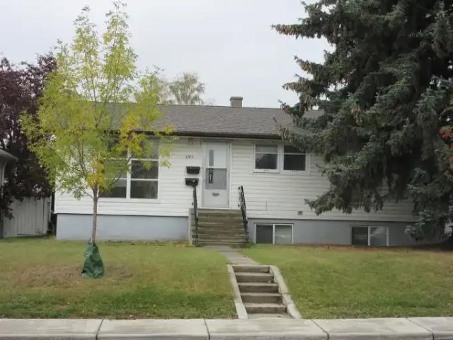 3 Bedroom Apartment Calgary AB 104292205