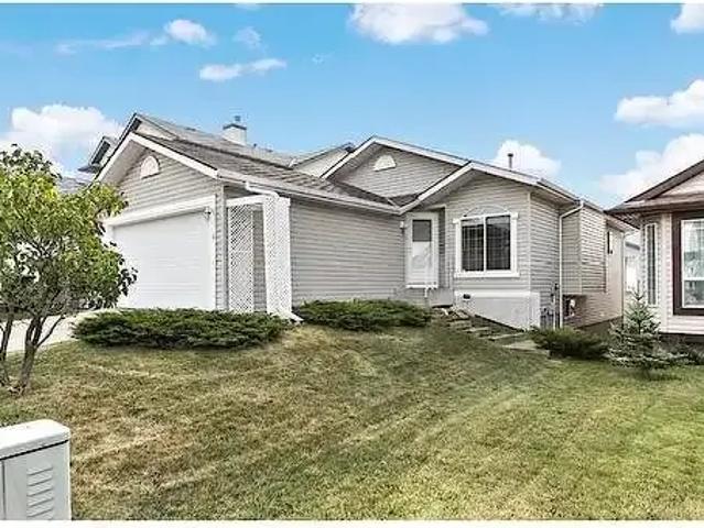 3 Bedroom Apartment Calgary AB 104292238