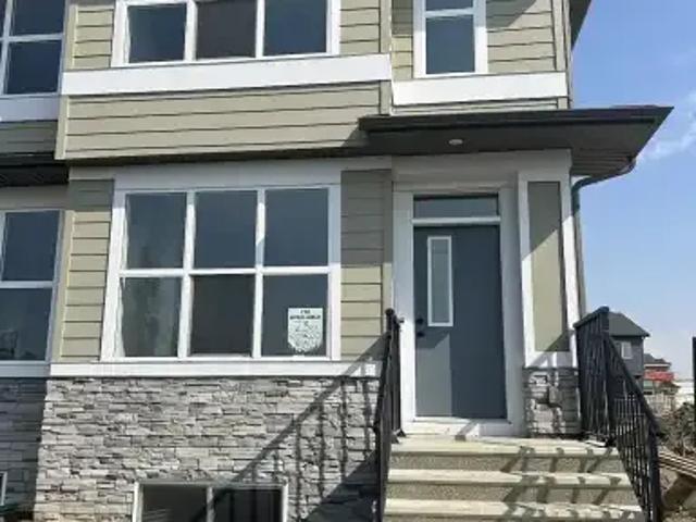 3 Bedroom Apartment Calgary AB 104292232
