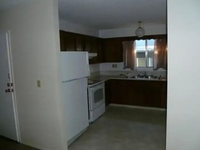 3 Bedroom Apartment Calgary AB 104362581