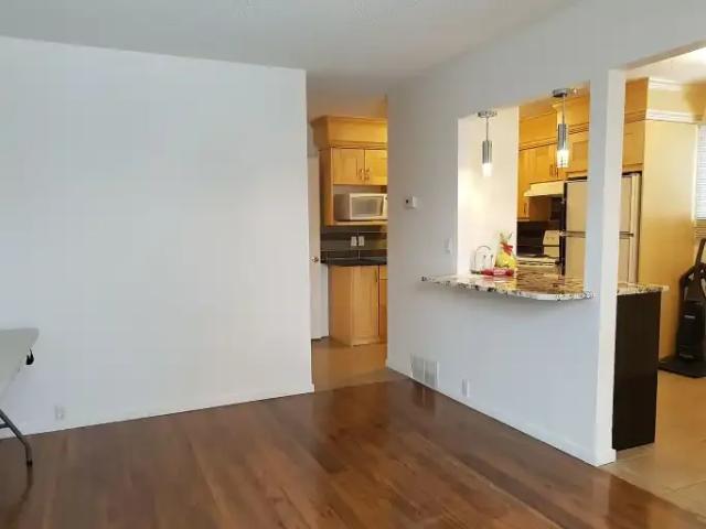 3 Bedroom Apartment Calgary AB 104362786