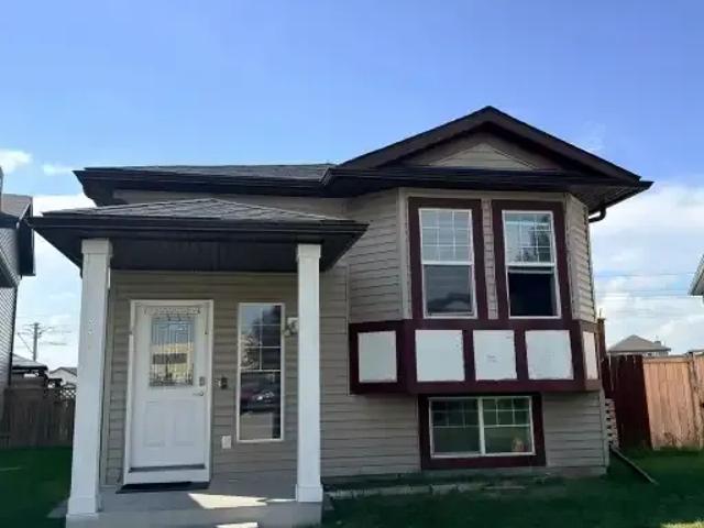 3 Bedroom Apartment Calgary AB 104401556