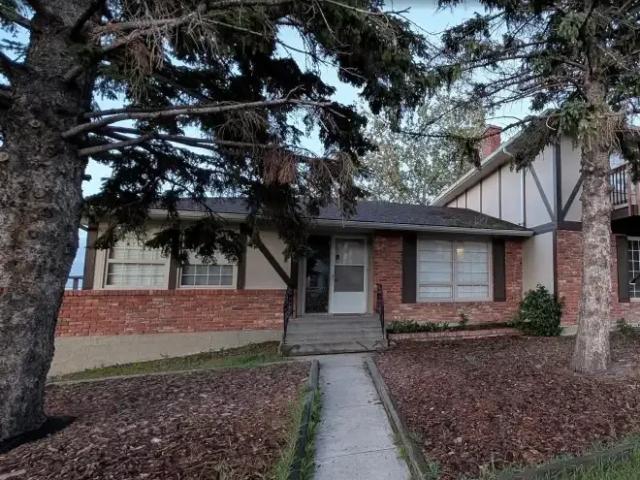 3 Bedroom Apartment Calgary AB 104434078