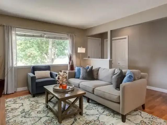 3 Bedroom Apartment Calgary AB 104434282