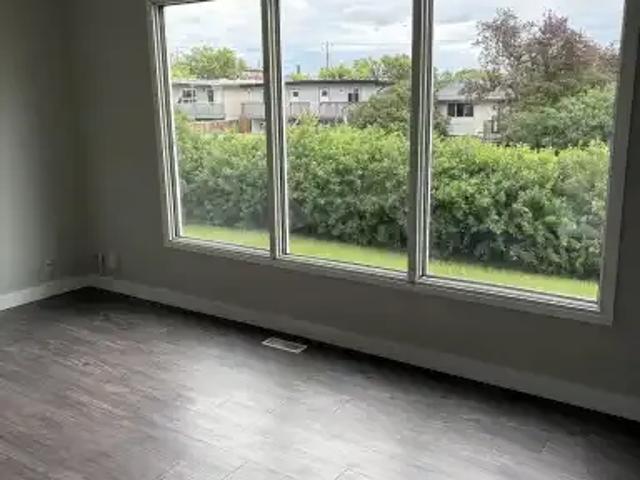 3 Bedroom Apartment Calgary AB 104434314