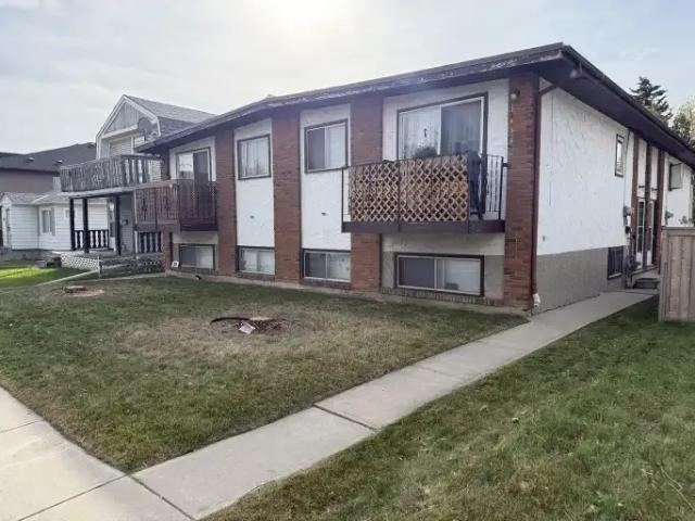 3 Bedroom Apartment Calgary AB 104470676