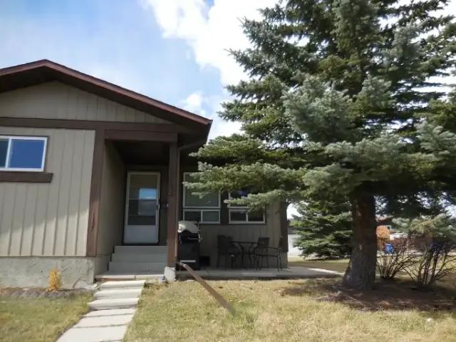 3 Bedroom Apartment Calgary AB 104471217