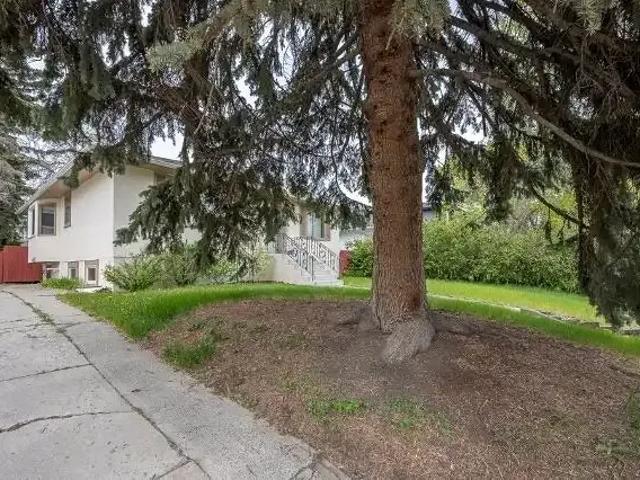 3 Bedroom Apartment Calgary AB 104506757