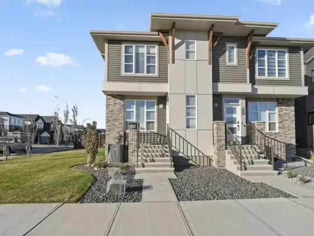 3 Bedroom Apartment Calgary AB 104535470