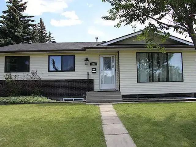 3 Bedroom Apartment Calgary AB 104563512