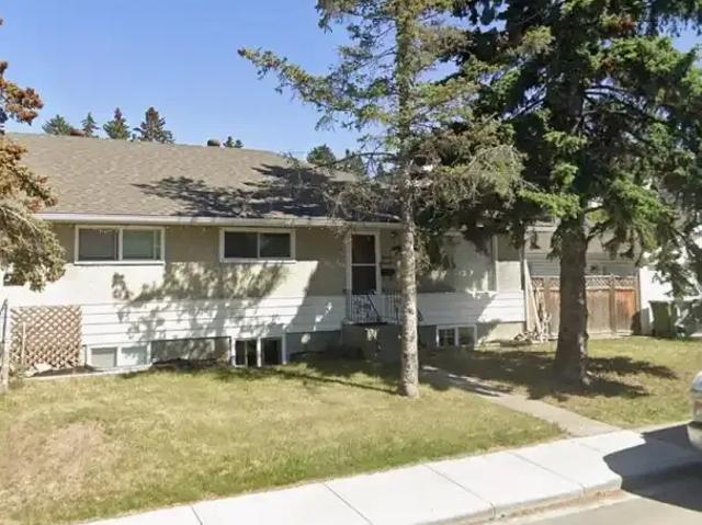 3 Bedroom Apartment Calgary AB 104598354