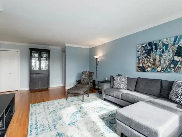 3 Bedroom Apartment Calgary AB 104681022