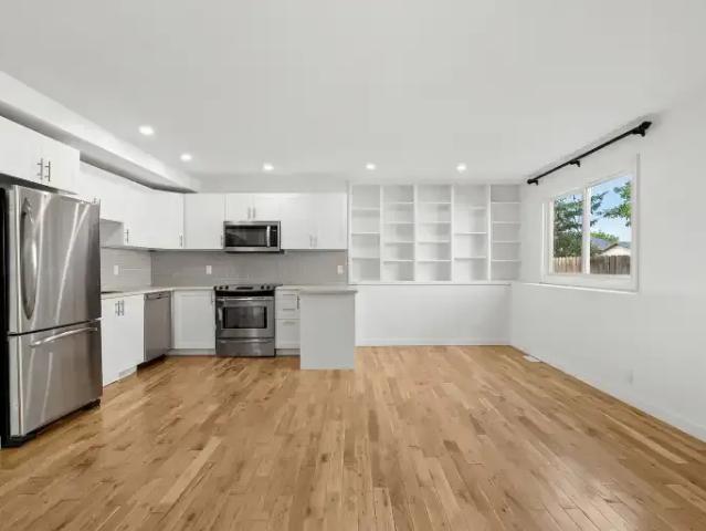 3 Bedroom Apartment Calgary AB 104841736