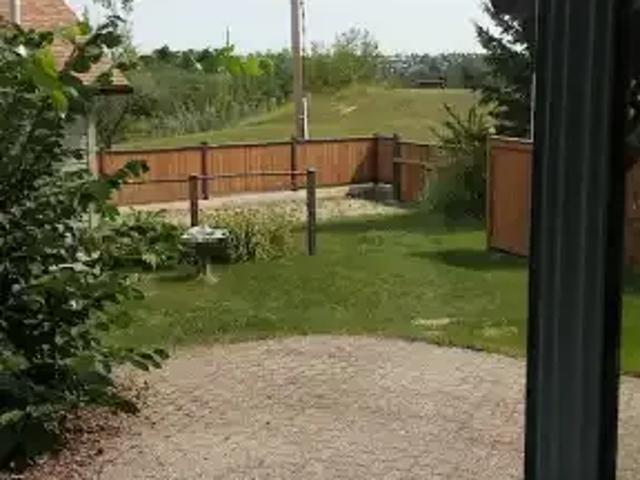 3 Bedroom Apartment Calgary AB 104841849