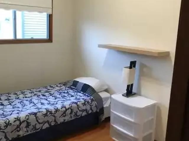 3 Bedroom Apartment Calgary AB 104863352