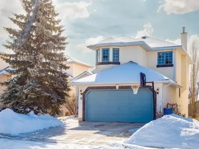 3 Bedroom Apartment Calgary AB 104875982