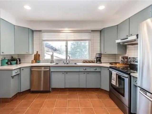 3 Bedroom Apartment Calgary AB 104940901
