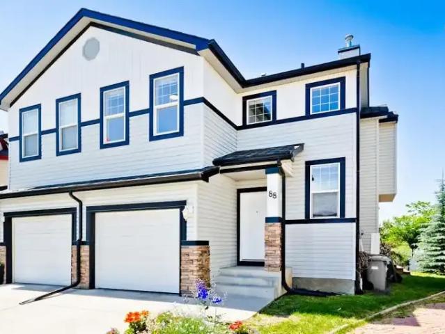 3 Bedroom Apartment Calgary AB 104941189
