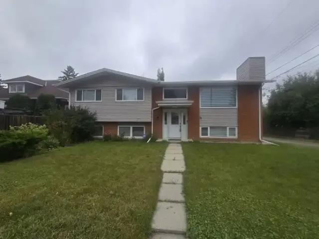 3 Bedroom Apartment Calgary AB 105071955