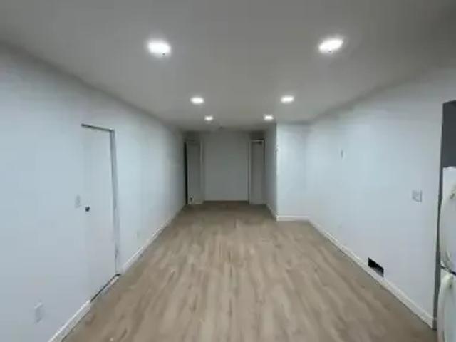 3 Bedroom Apartment Calgary AB 102339056