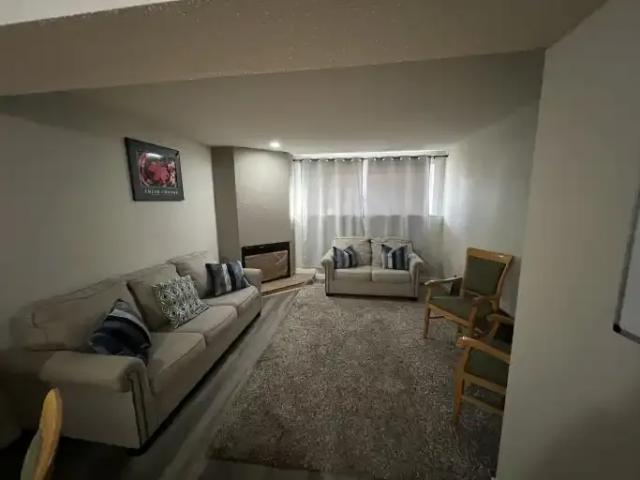 3 Bedroom Apartment Calgary AB 102770849