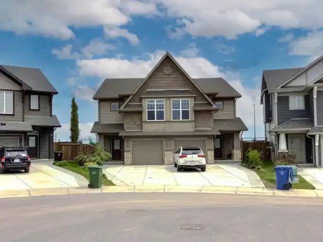 3 Bedroom Apartment Calgary AB 102846507