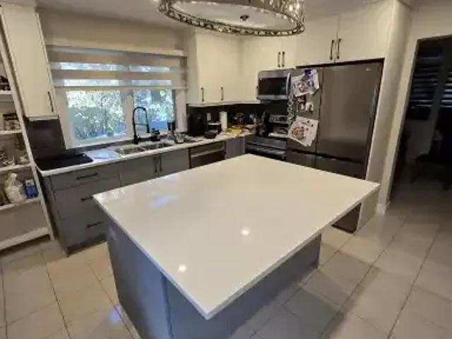 3 Bedroom Apartment Calgary AB 103243484