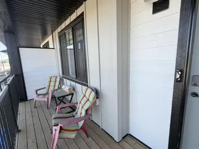 3 Bedroom Apartment Calgary AB 103243641