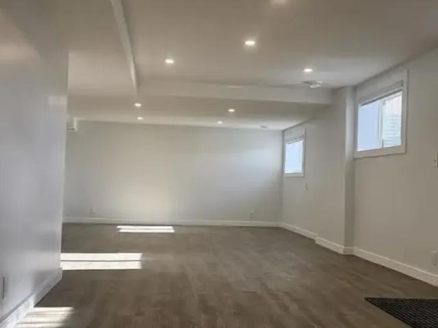 3 Bedroom Apartment Calgary AB 103338196