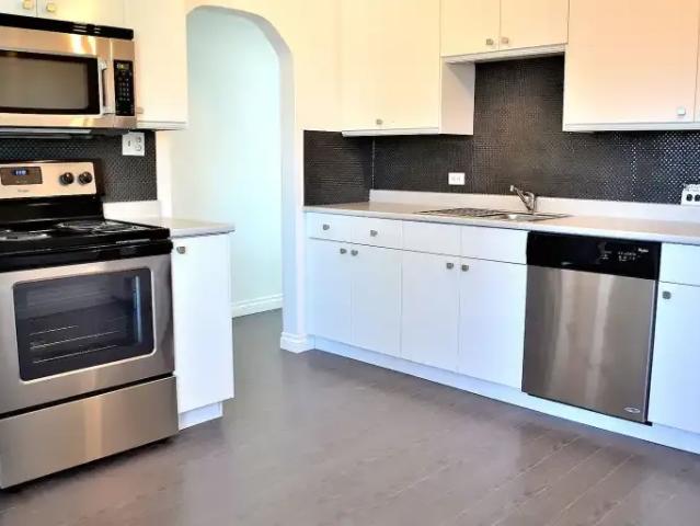 3 Bedroom Apartment Calgary AB 103611287