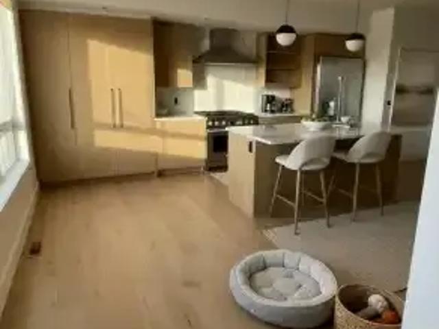 3 Bedroom Apartment Calgary AB 103739861