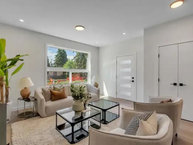 3 Bedroom Apartment Calgary AB 103840225