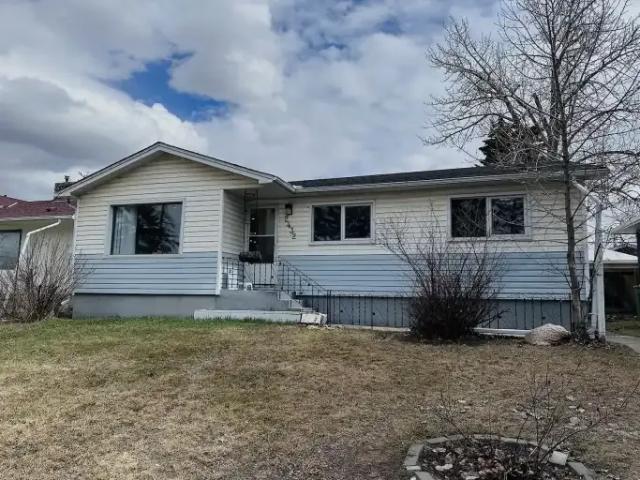 3 Bedroom Apartment Calgary AB 103879520