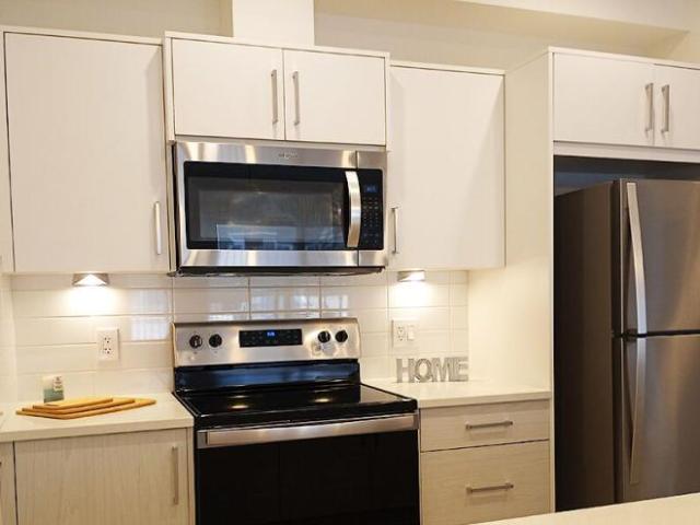 3 Bedroom Apartment Calgary AB LS98311605