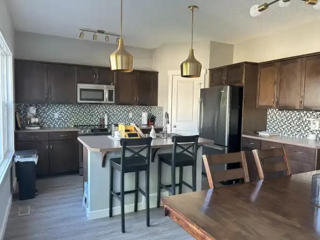 3 Bedroom Apartment Calgary AB LS100940975