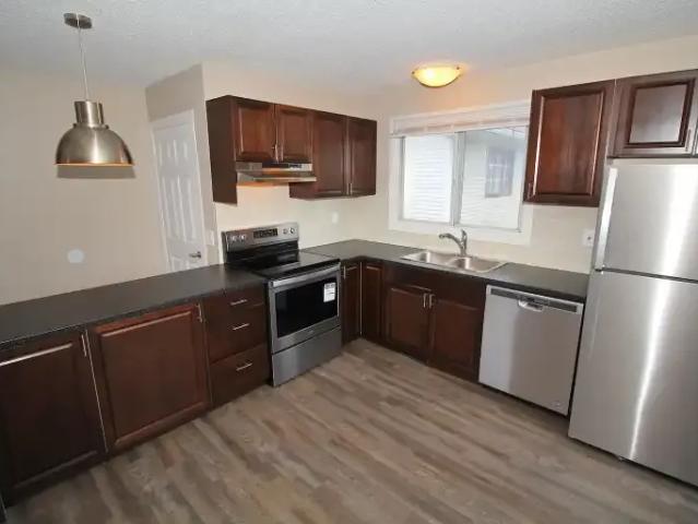 3 Bedroom Apartment Calgary AB LS101555034