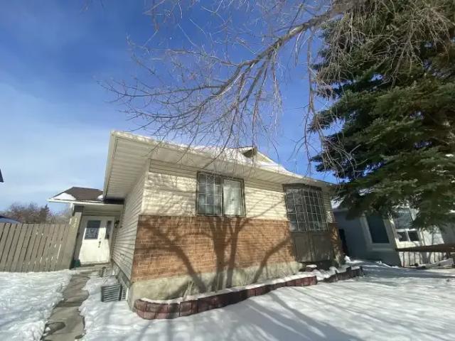 3 Bedroom Apartment Calgary AB LS101148894