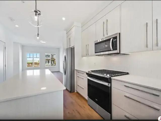 3 Bedroom Apartment Calgary AB LS102629459