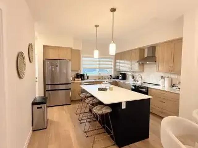 3 Bedroom Apartment Calgary AB LS102658494