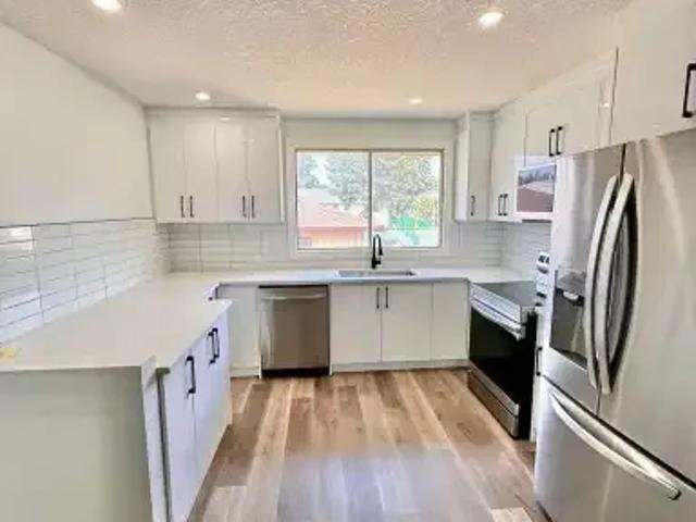 3 Bedroom Apartment Calgary AB LS102701375