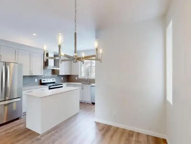 3 Bedroom Apartment Calgary AB LS102846501