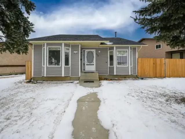 3 Bedroom Apartment Calgary AB LS102883506